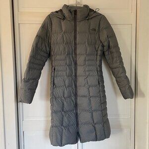 The North Face Women's Gray 550 Parka